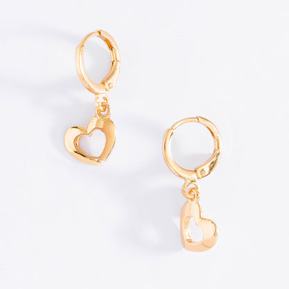 Aretes corazón hueco