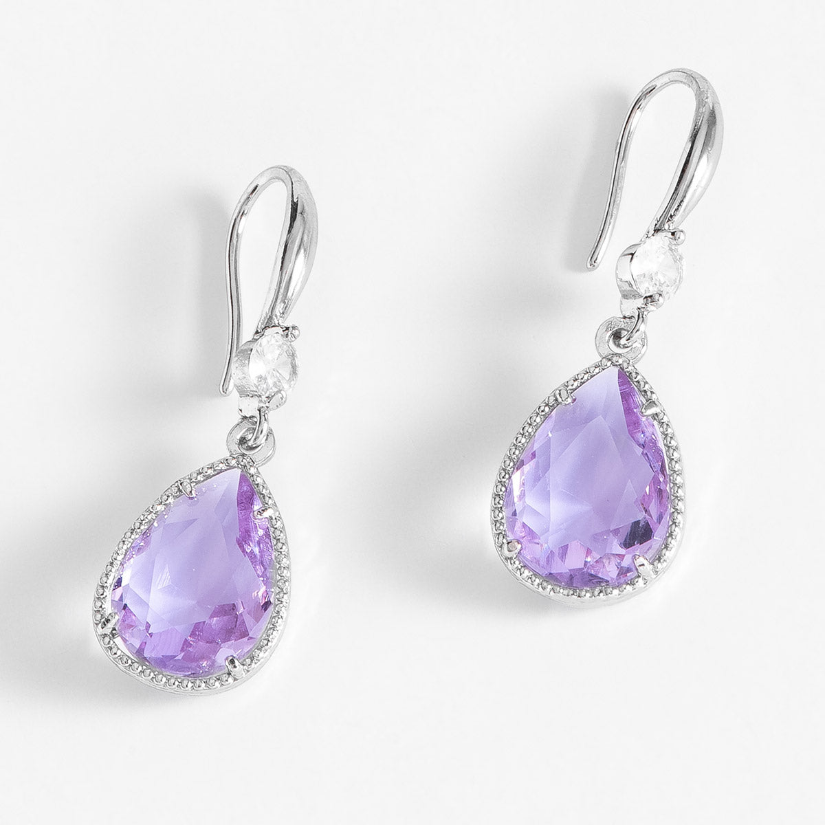 Aretes violeta