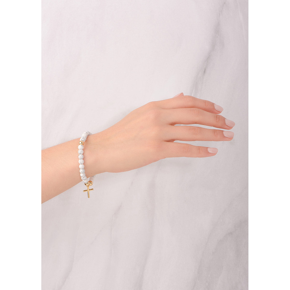 Pulsera con cruz color blanca