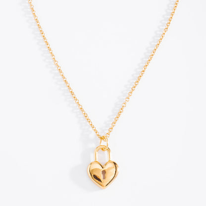 Collar de corazón candado