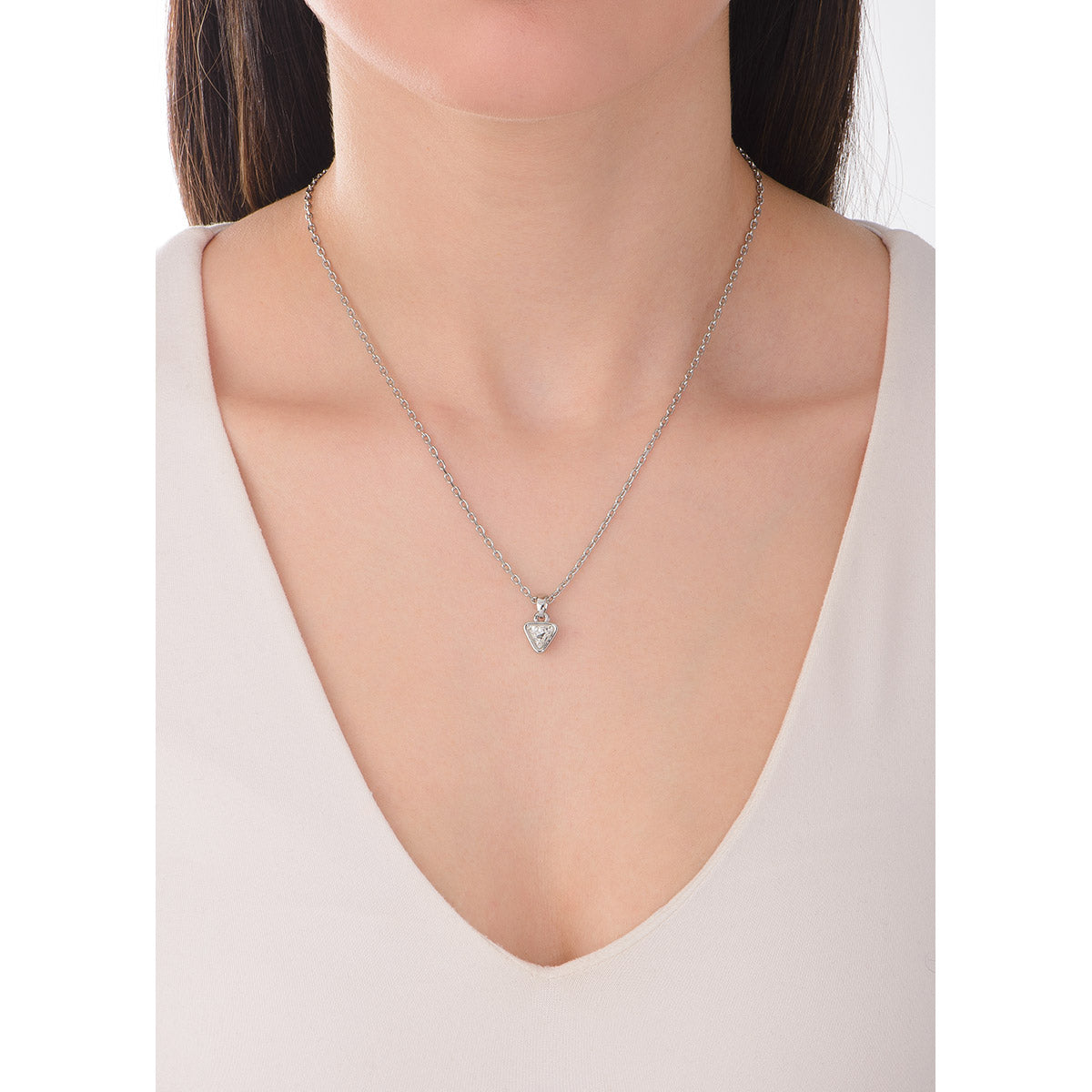 Collar piedra triangular